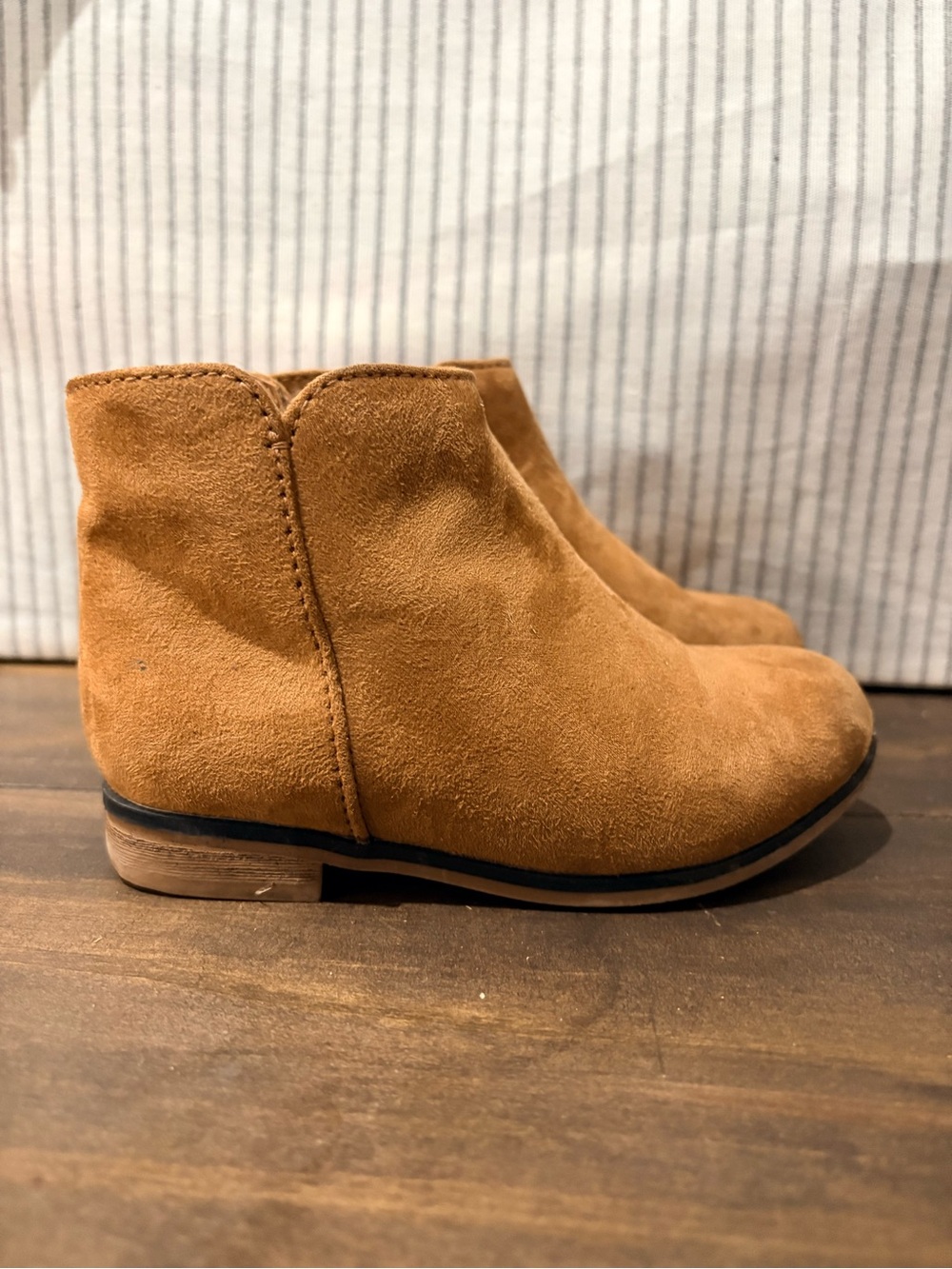 Cat & Jack Kids Chestnut Suede Ankle Boots